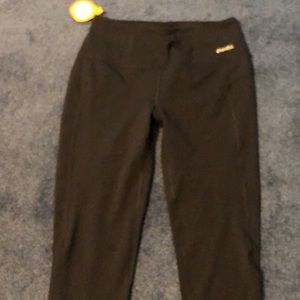 Handful black crop leggings